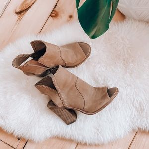 Vince Camuto| Open toe ankle booties